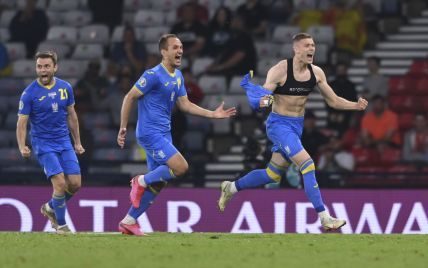 "Что это за лифчик?": автор победного гола Украины в ворота Швеции вызвал шутки в соцсетях