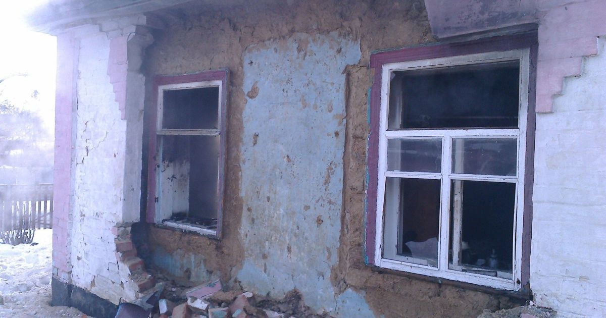 В результате взрыва газа в доме повылетали окна, двери и упали стены / © Facebook/Управление ДСНС в Черкасской области