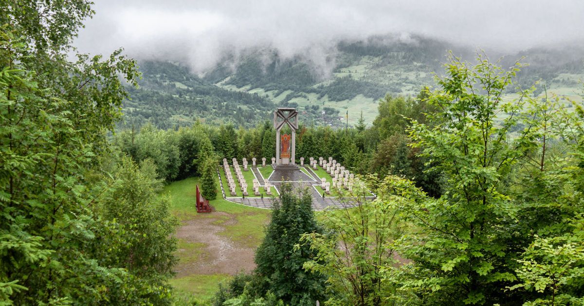 Шляхом героїв: куди вирушити в патріотичну мандрівку криївками