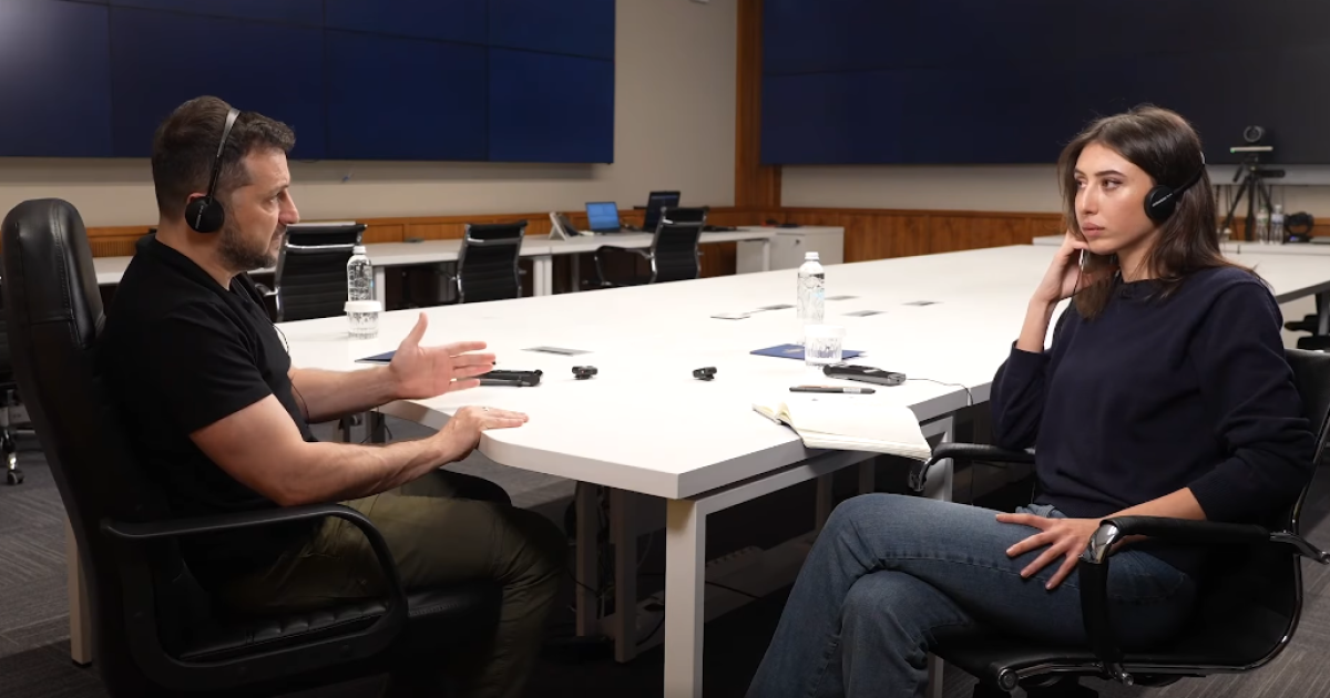 Владимир Зеленский дает интервью итальянской журналистке Чечилии Сали