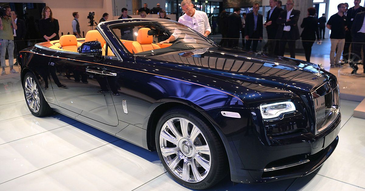 Rolls-Royce показал роскошный кабриолет Dawn (видео)