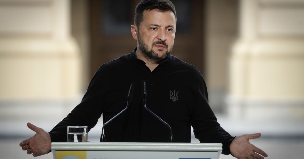 Президент України Володимир Зеленський під час пресконференції у рамках саміту Кримської платформи у Києві.