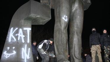 Демонтаж пам’ятника Петровському _7 / © УНІАН