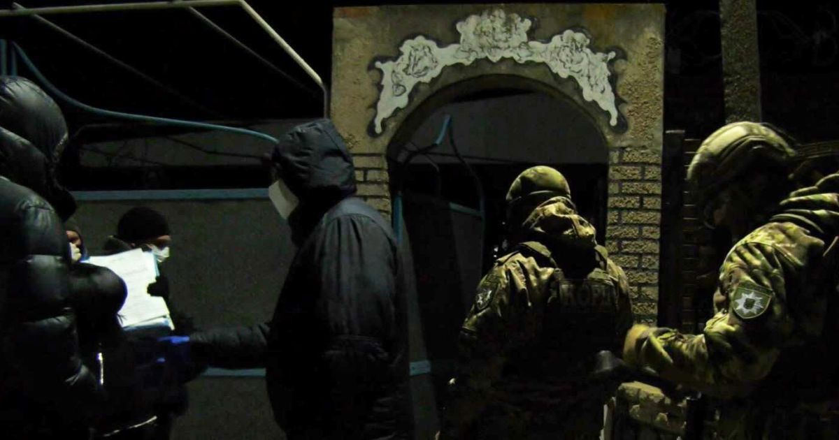 Здавали в оренду: у Херсонській області викрили чоловіків, які тримали людей у трудовому рабстві