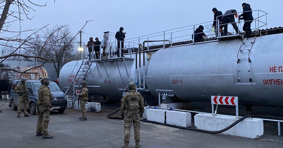 В Україні викрили масштабне виробництво токсичного пального