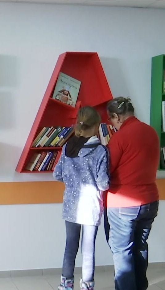 В больнице Днепра открыли библиотеку для маленьких пациентов