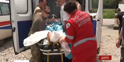 С фронта эвакуировали двух раненых бойцов