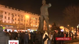 Активистам, свалившим памятник Петровскому, грозит 3 года тюрьмы