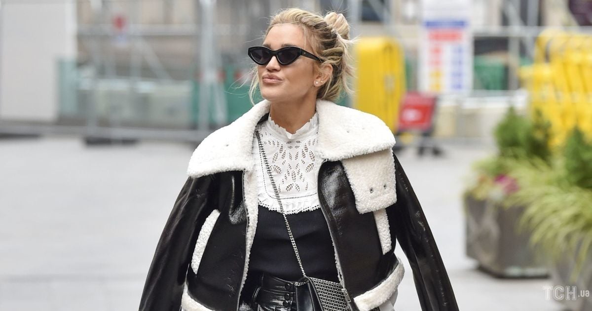 Ешлі Робертс