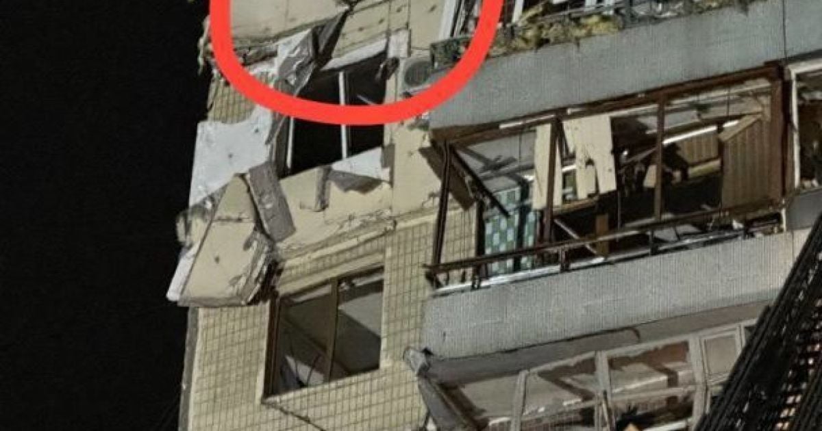 "На місці сходового майданчика було провалля": мешканець зруйнованої ракетою багатоповерхівки у Дніпрі розповів про порятунок (відео)