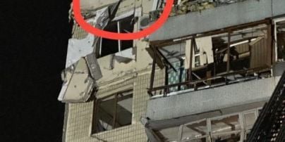 "На месте лестничной клетки была пропасть": житель разрушенной ракетой многоэтажки в Днепре рассказал о спасении (видео)