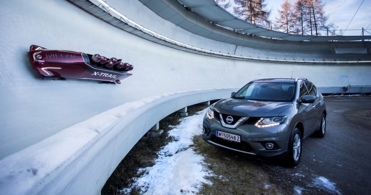 Nissan построил семиместные сани для бобслея (Видео)