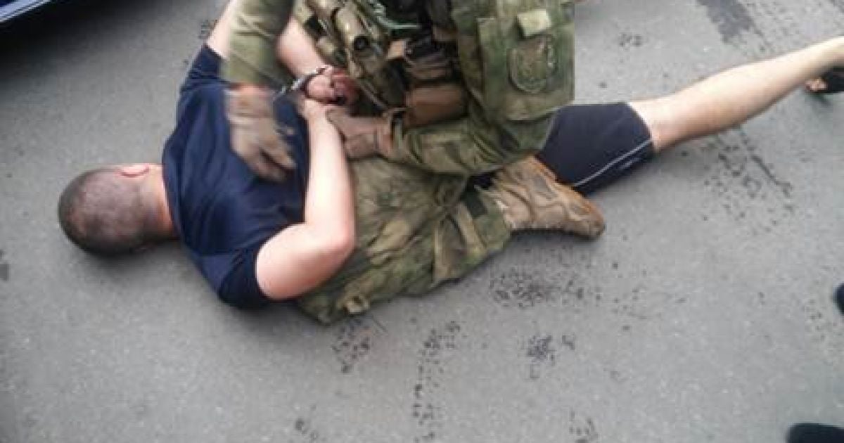 На Буковине СБУ взяла на горячем торговцев оружия из зоны АТО