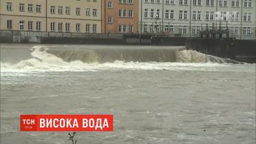 Щонайменше одна людина стала жертвою сильних повеней, які обрушились на південь Німеччини