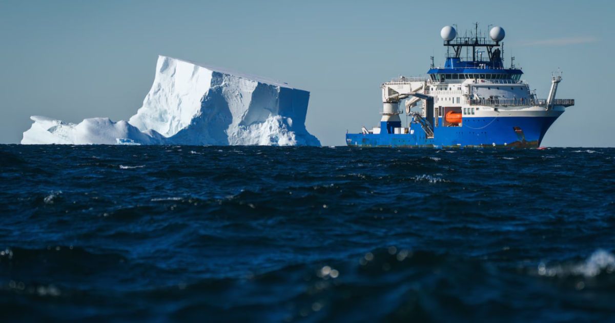 Исследовательское судно Falkor. Фото: Schmidt Ocean Institute