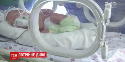 У Житомирі жінка, втративши єдиного сина, народила трійню дівчат