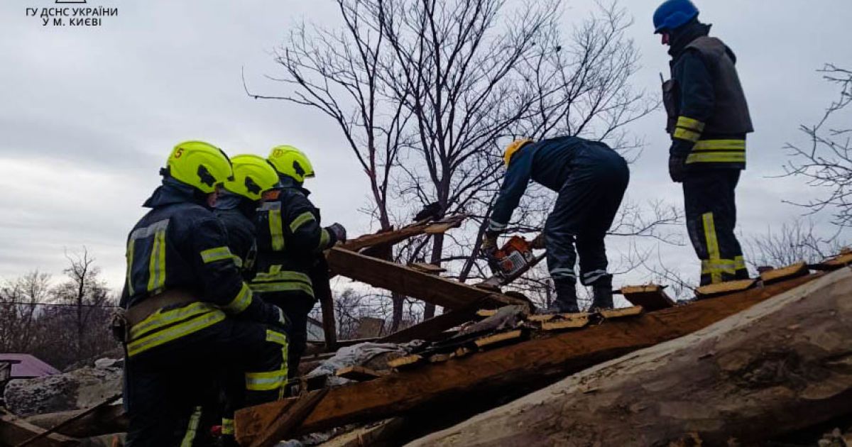 Російські окупанти скоїли чергову ракетна атаку на Київ