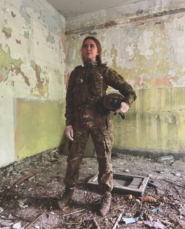 "Госпітальєрка" Катерина на передовій працює із пораненими і загиблими