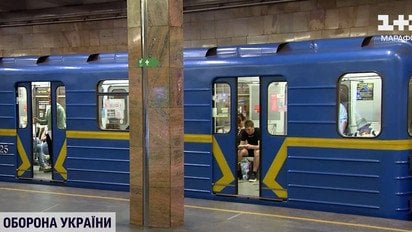 Сім падінь на колії від початку року! Кияни вимагають захисні щити на станціях метрополітену