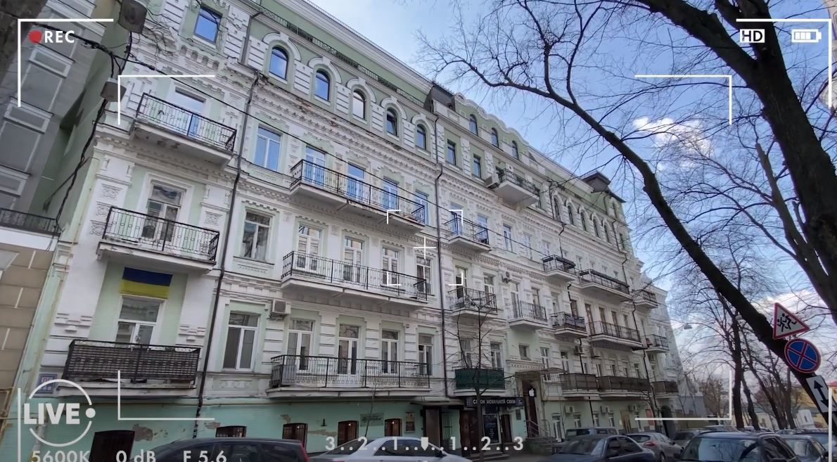 Пятикомнатная квартира Брежневой расположена в этом доме / © 