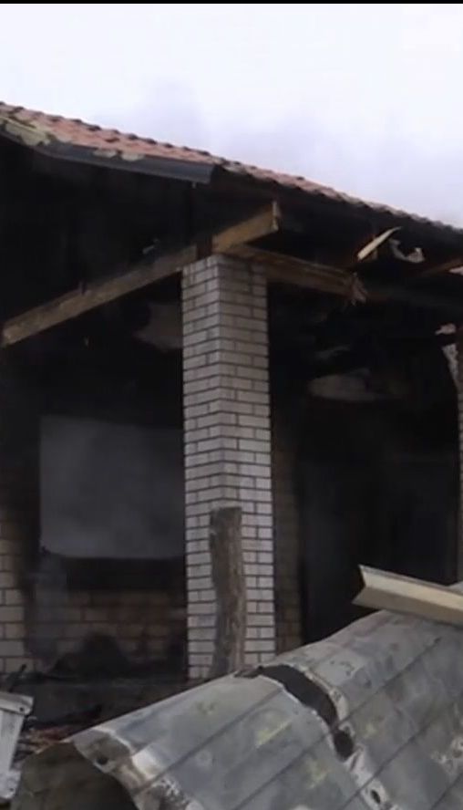 В Житомирской области загорелся дом с тремя детьми внутри, которых оставили дома одних