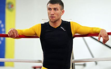 Ломаченко у футболці "Капітана Америка" показав, як знущається над грушею
