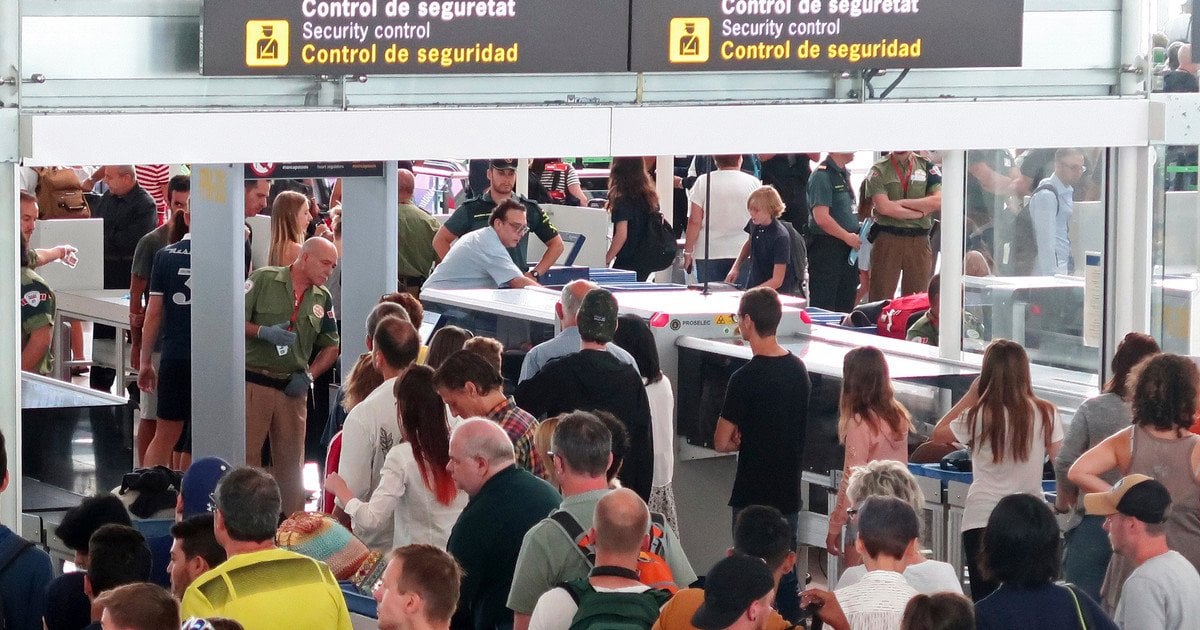 Черги в аеропорту