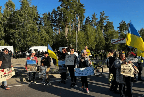 Протесты активистов в Мархаловке / © elle.rs