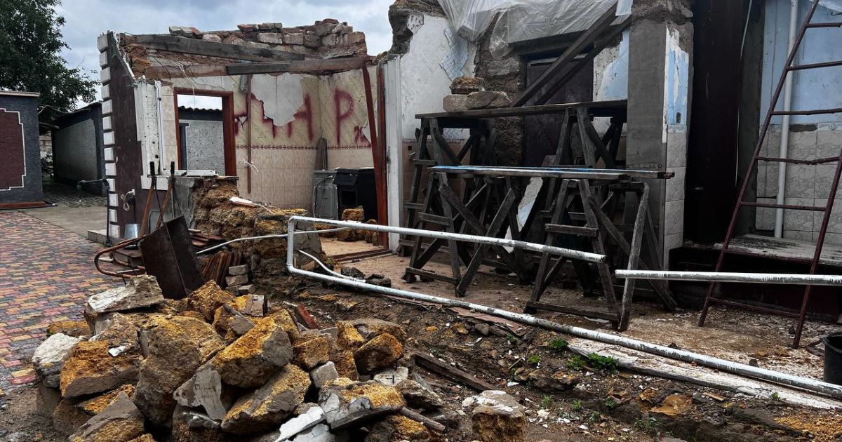 Окупанти змусили подружжя Овсянникових віддати всі цінності і покинути дім / © ТСН.ua