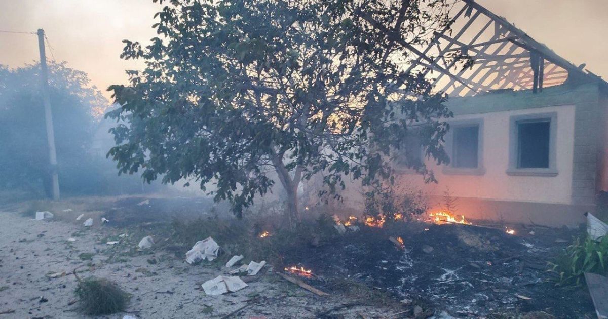 Последствия атаки авиабомбами по Бериславу/Фото: Херсонская ОВА
