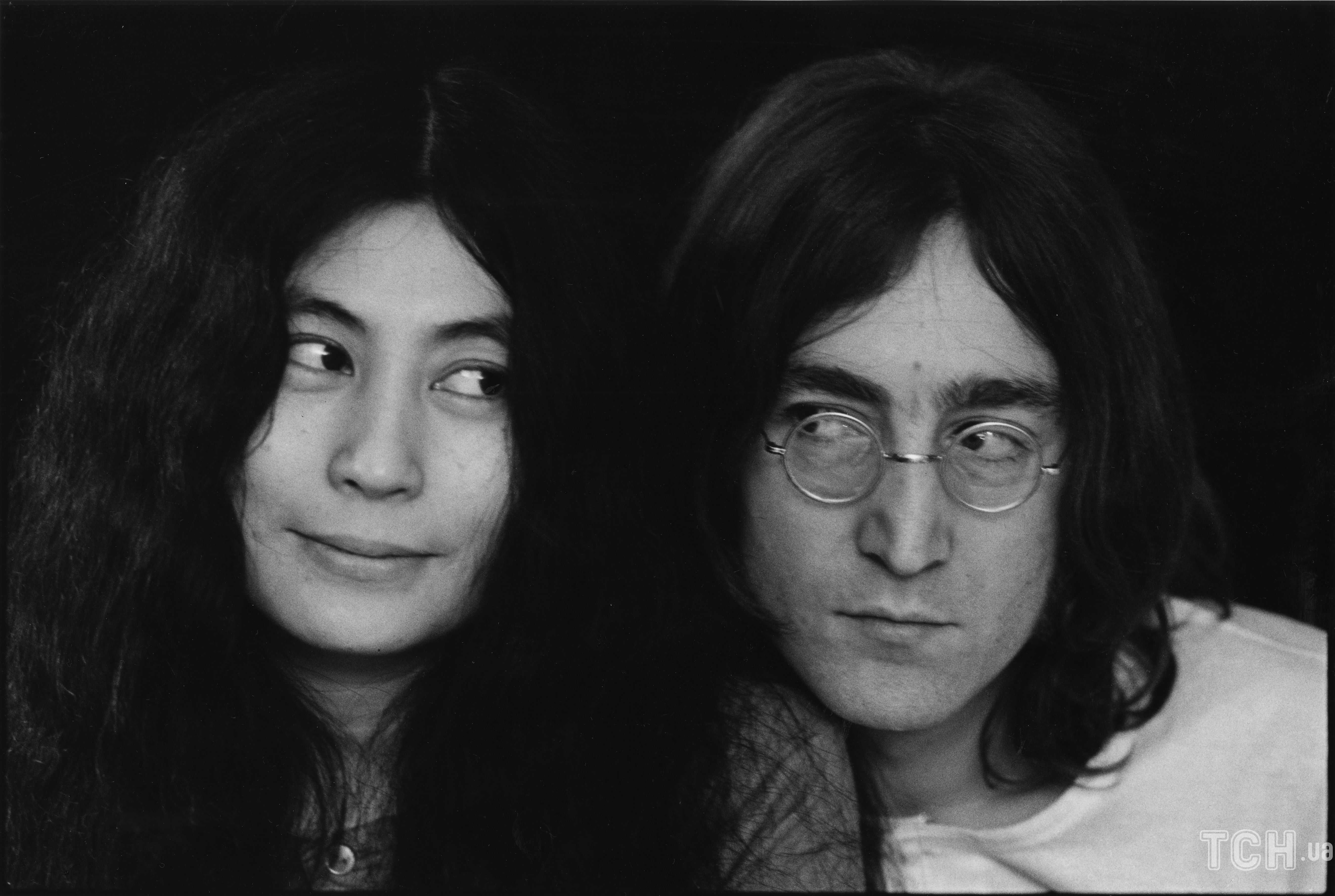 John lennon ono. Джон Леннон и Йоко оно. Джон Леннон и Йоко оно фото. Жена Джона Леннона Йоко оно. Джон Леннон и его жена Йоко оно.