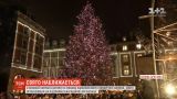 В Лондоне актеры и певцы организовали рождественскую вечеринку в поддержку благотворительной организации