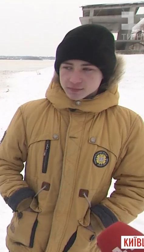 На Киевщине из ледяной воды спасли двух восьмиклассников