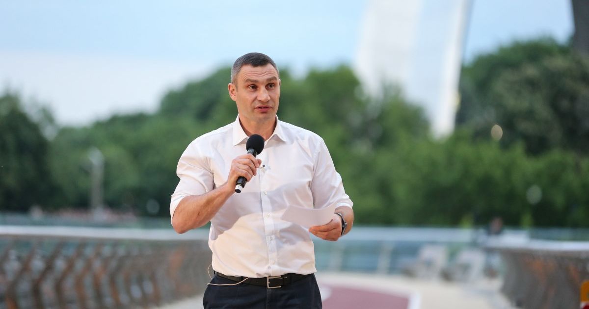 "Рішення приймаються у моєму кабінеті". Кличко відхрестився від впливу Столара
