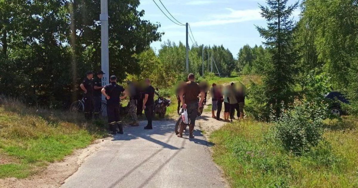 В Ровенской области нашли обессиленную женщину, заблудившуюся в лесу