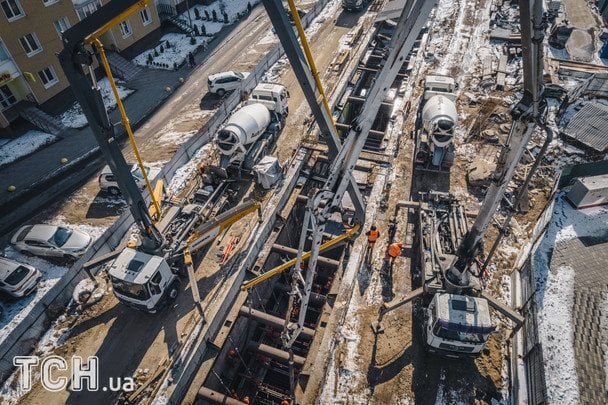 Бетонування двоярусного тунелю між “Мостицькою” та “Проспектом Правди” / Фото “Автострада”