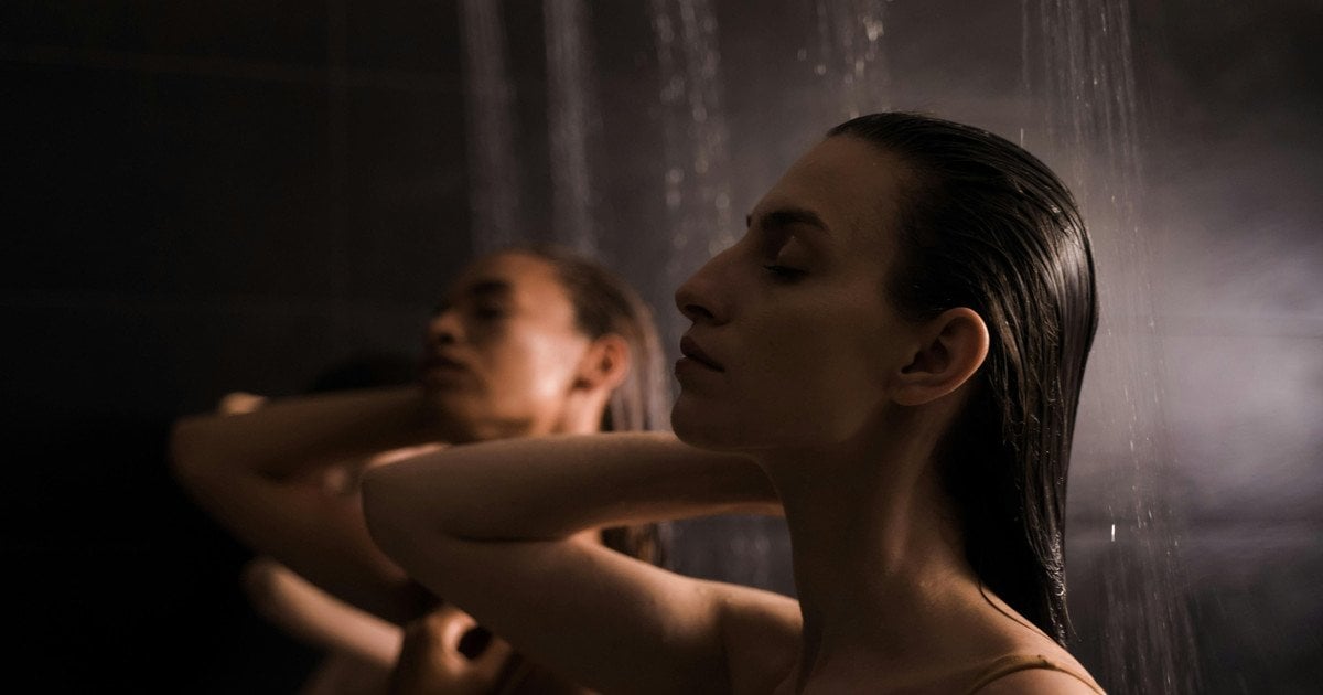 Душ в темноте