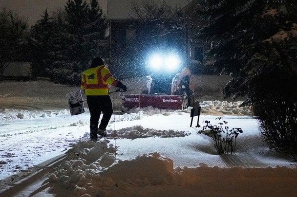 Службы работают круглосуточно / © Associated Press