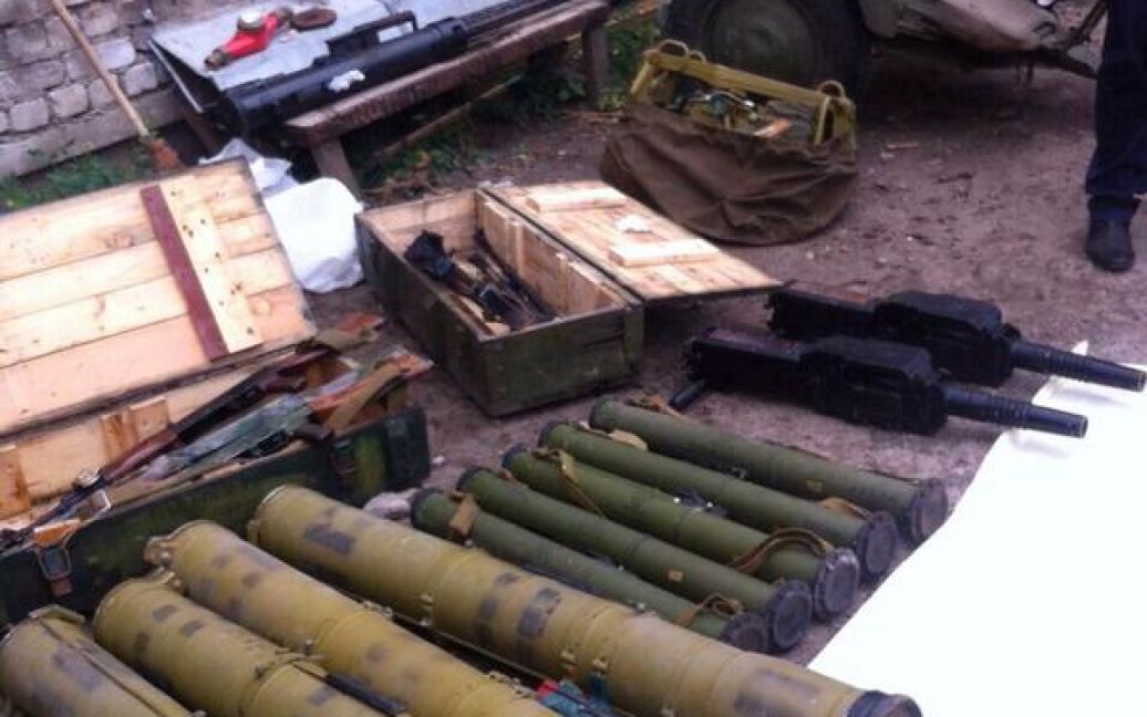 СБУ нашла на Луганщине  один из самых больших схронов оружия / © Пресс-служба СБУ
