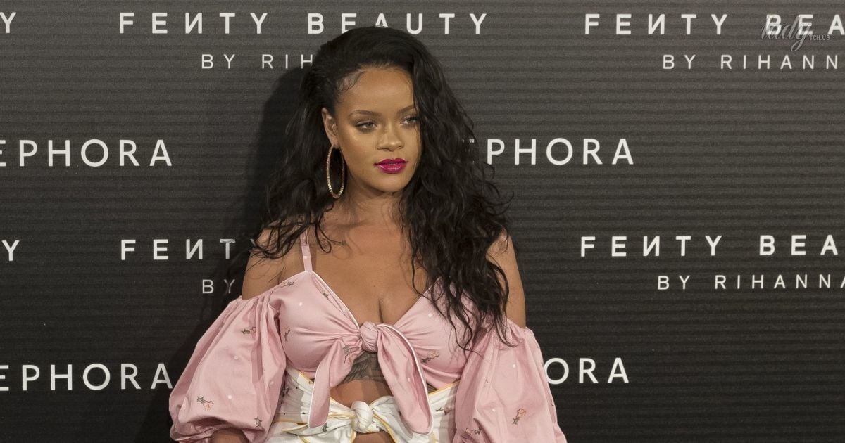 Рианна в платье от Marianna Senchina