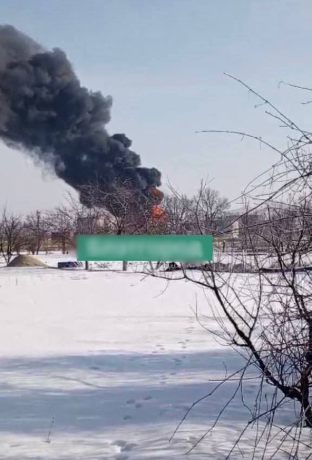 Пожежа на Губкінській нафтобазі в Бєлгородській області / Фото: російські телеграм-канали / ©