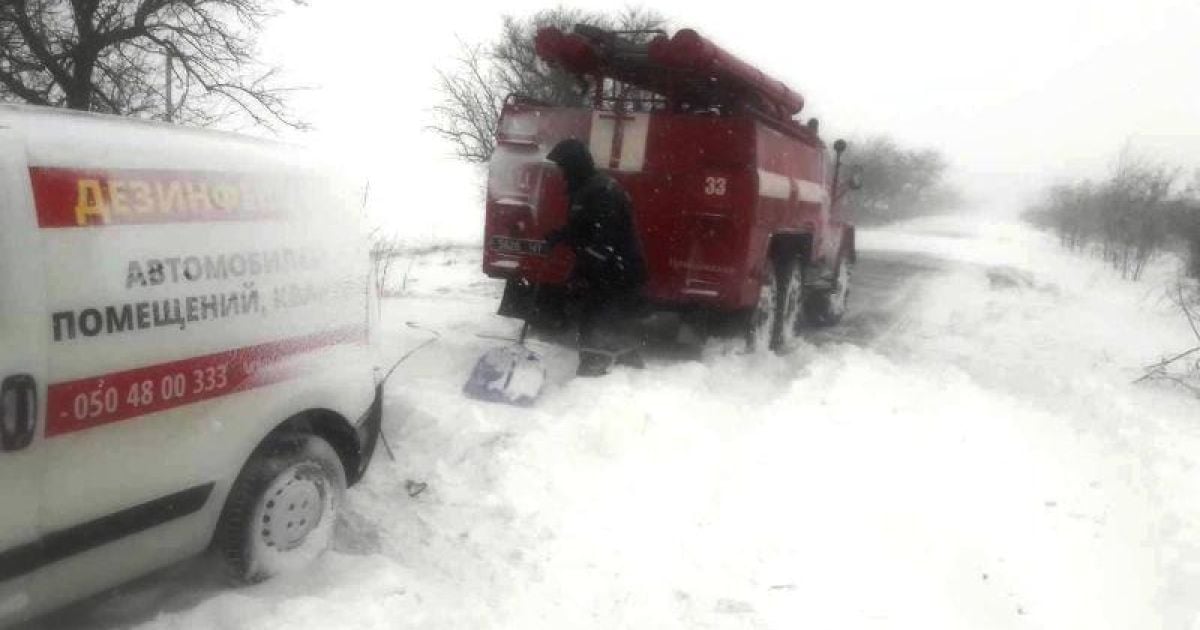 На Полтавщине из-за снега женщине пришлось рожать дома с консультациями медиков по телефону