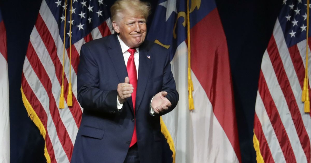 Трамп работает над "важным проектом", но не сказал каким