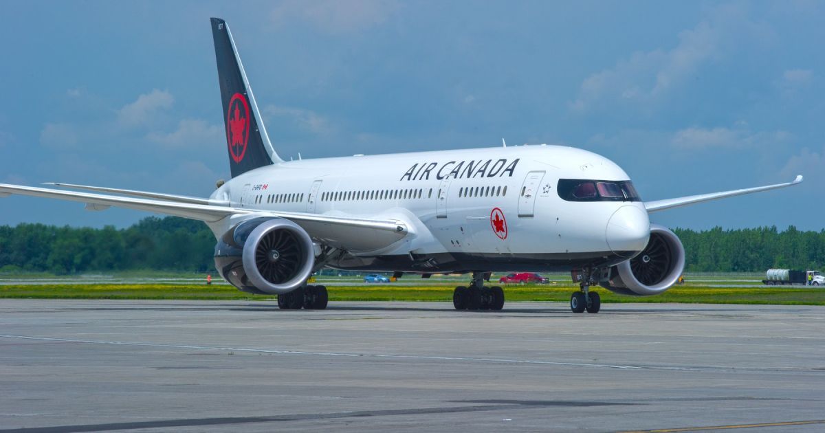 В авиакомпании Air Canada забыли пассажирку на борту самолета