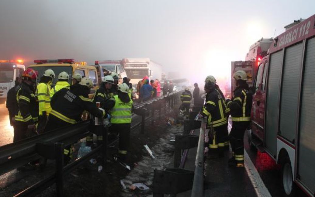В масштабной аварии погибли 4 человека, еще более 30 получили ранения / © фото: Dejan Javornik/Novice