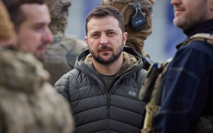 Зеленський приїхав до звільненого Херсона (відео)