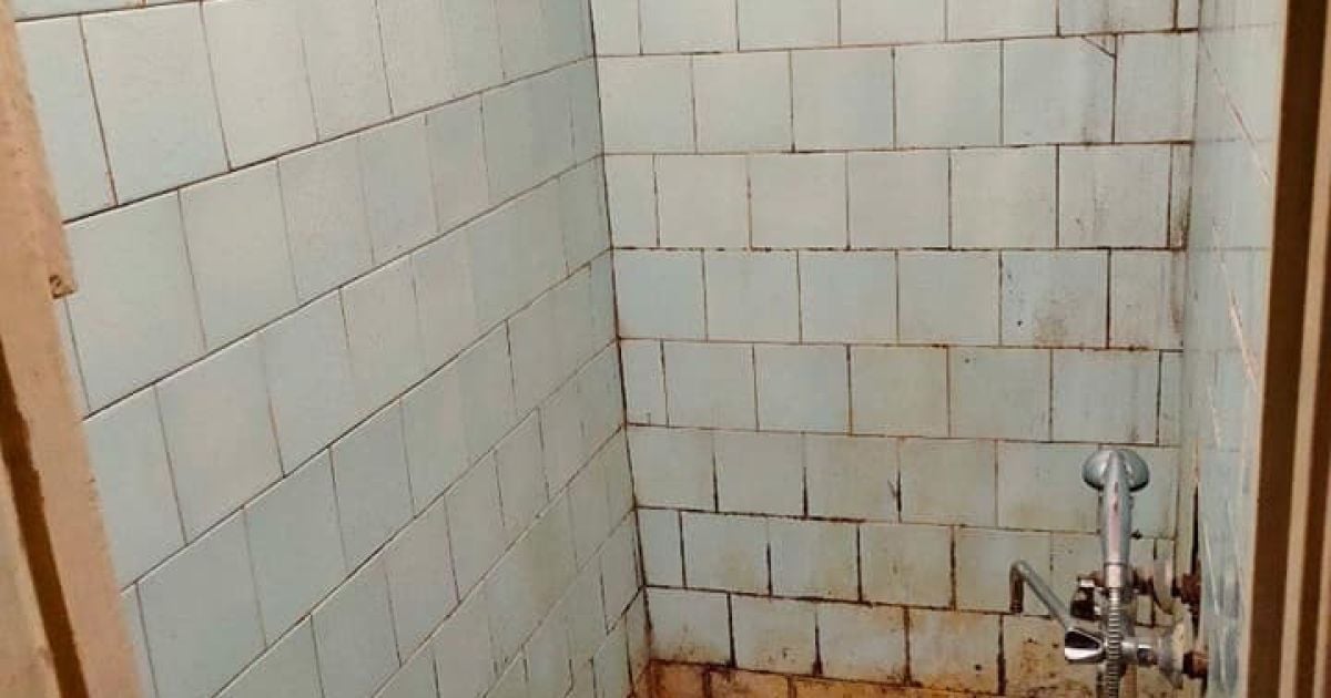 У Мережу потрапили фото вбиралень та кімнат у студентському гуртожитку НАУ