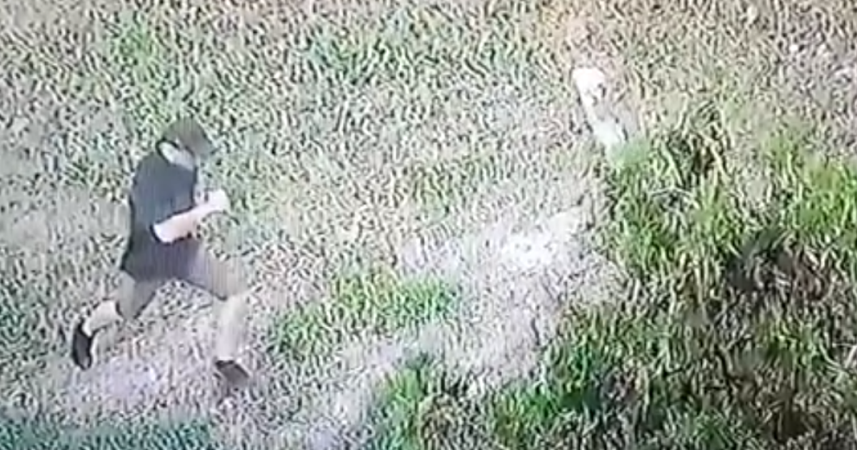 В Херсоне на активистку вылили неизвестное вещество: пострадавшую госпитализировали