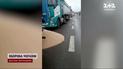 Польські протестувальники розсипали зерно з українських фур - що тепер буде з вантажівками?!
