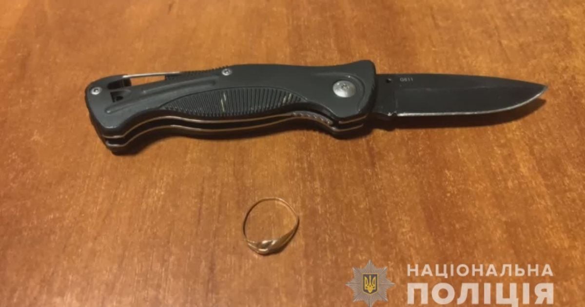 В поле зрения правоохранителей не попадал: в Киеве расследуют убийство подростком родителей и брата